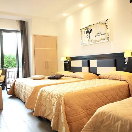 Hotel Visagi Pompeia