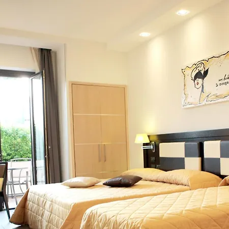 Hotel Visagi Pompeia